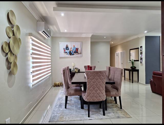 4 BEDROOM FREESTANDING FOR SALE IN UVONGO